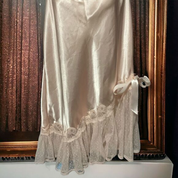 Vtg Keyloun Satin semi-sheer Mesh Lace Trim Chemise Slip Dress Peach Pink Size L - Picture 10 of 12